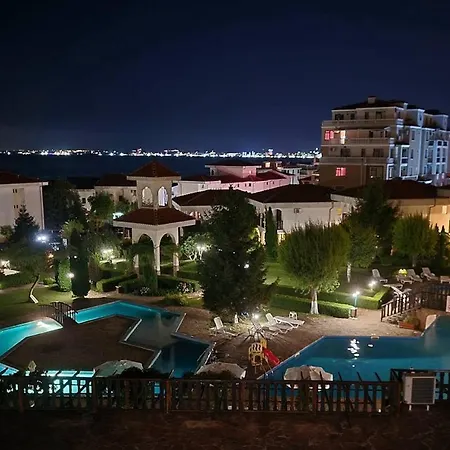 Apartamento Kombani 3 *