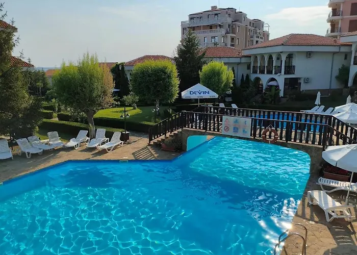 Διαμέρισμα Kombani 3 *