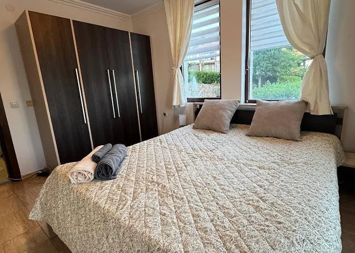 Διαμέρισμα Kombani 3 *