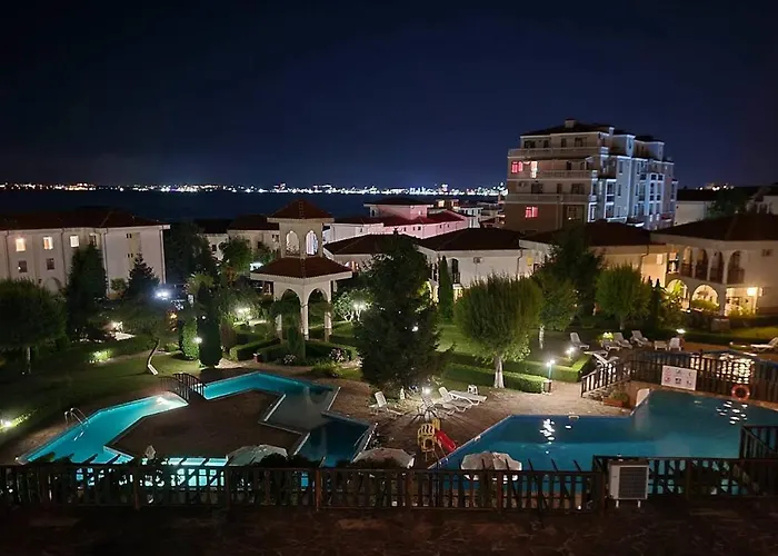 Διαμέρισμα Kombani 3 *