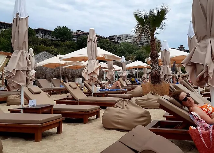 Kombani 3 Sveti Vlas